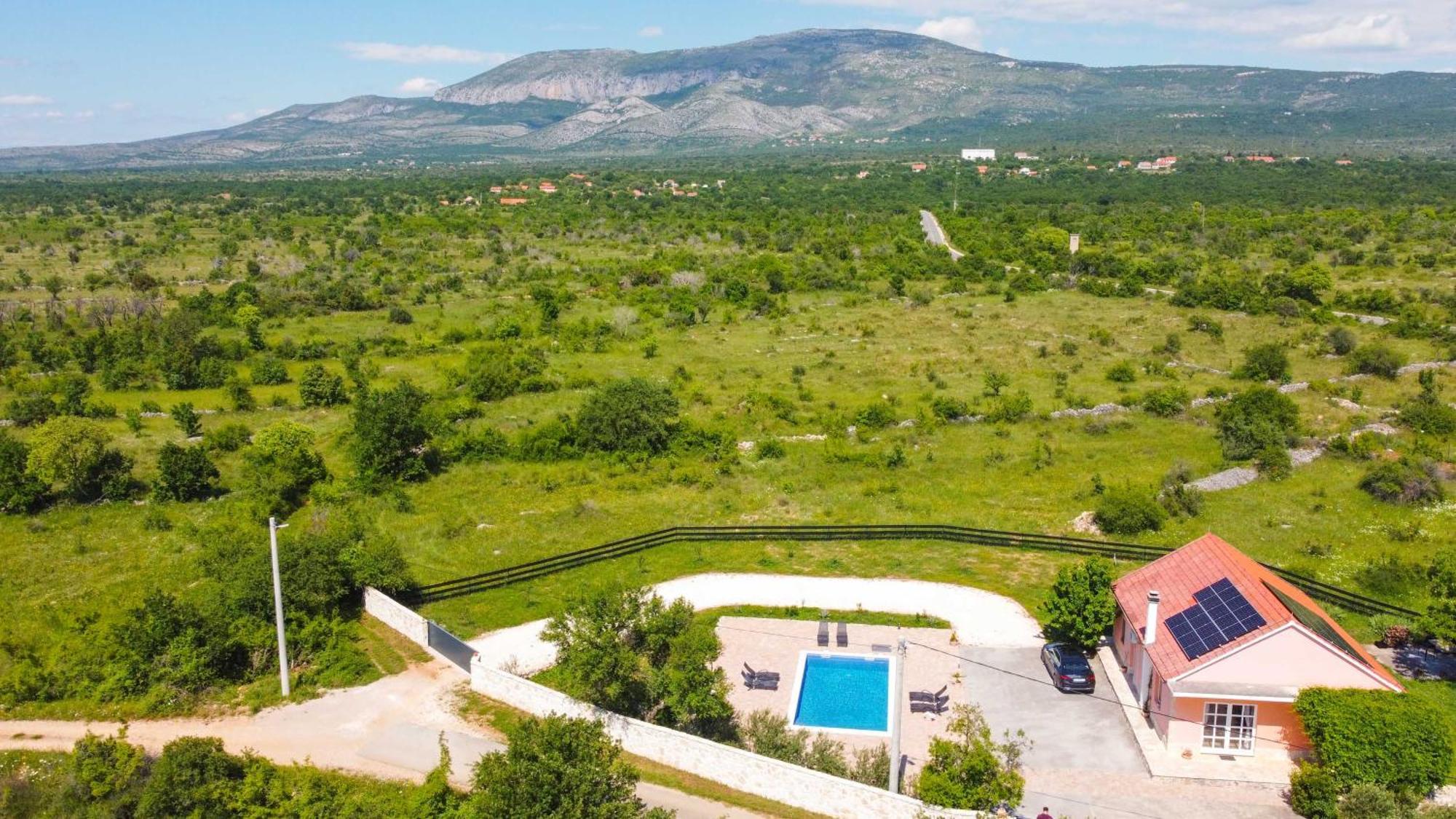 Iris Holiday Home Trbounje Exterior photo