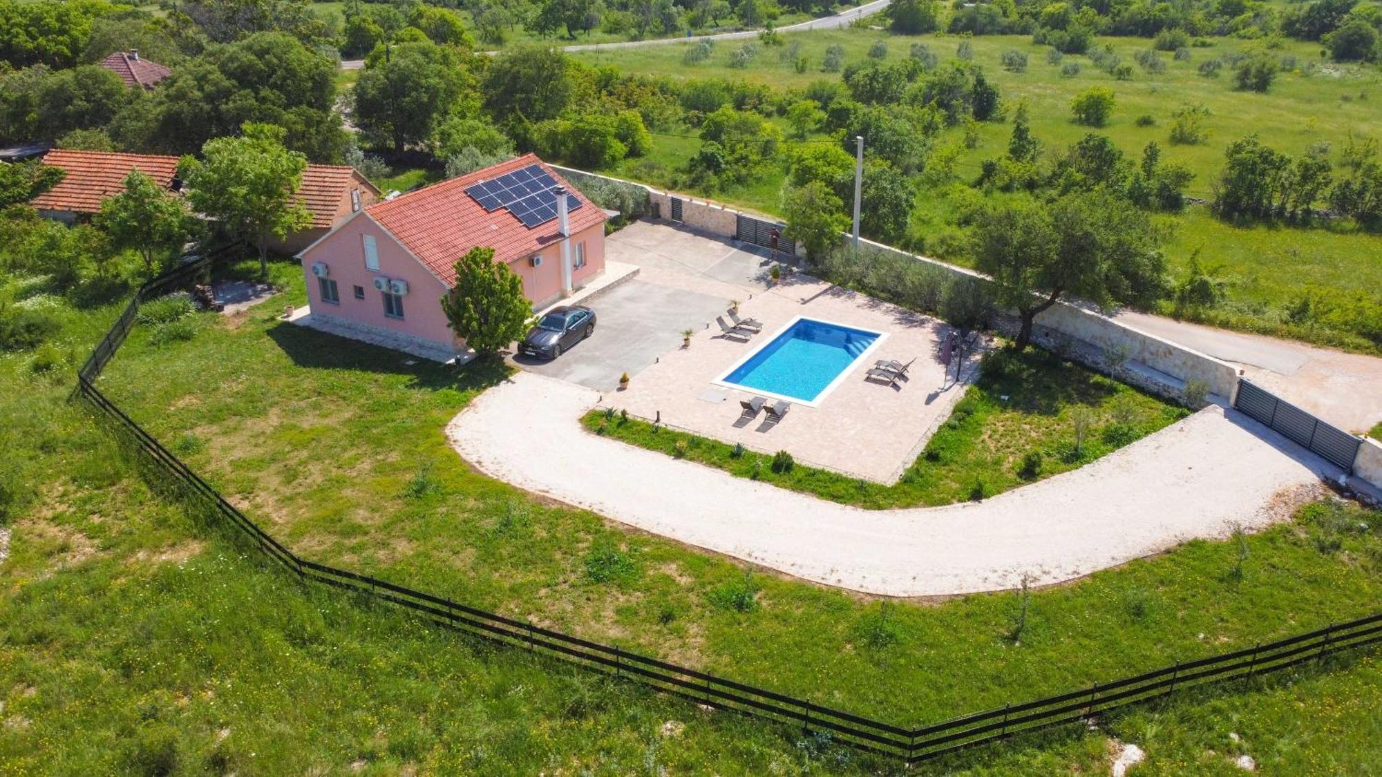 Iris Holiday Home Trbounje Exterior photo